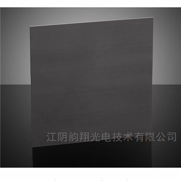 高对比度近红外（NIR）偏光膜